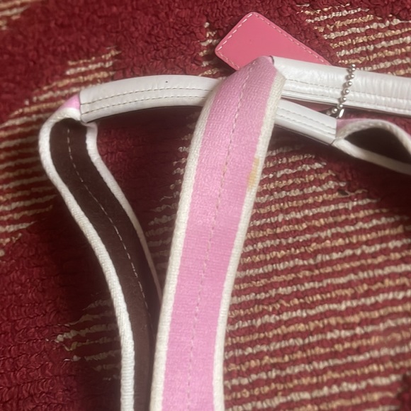 Coach - Picture 2 of 7